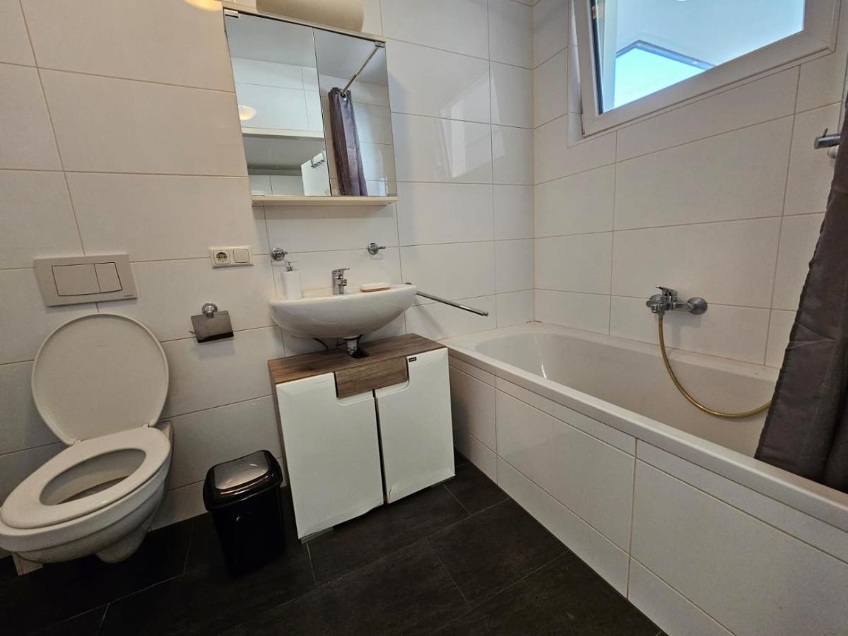 Stylish Apartment In Innsbruck + 1 Parking Spot Exteriör bild