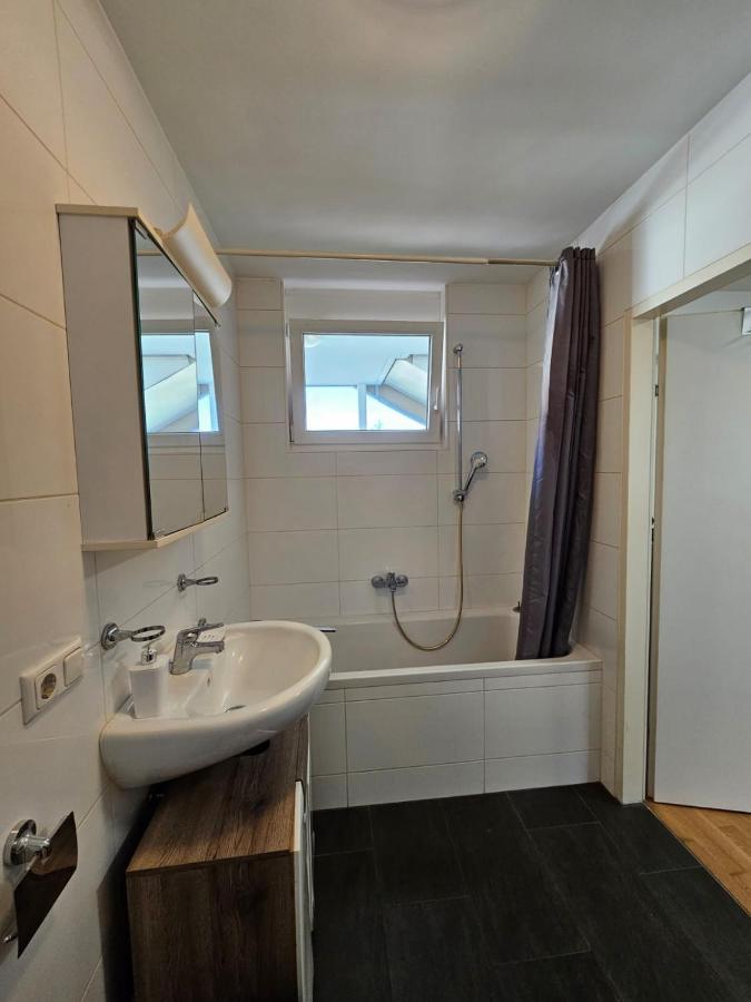 Stylish Apartment In Innsbruck + 1 Parking Spot Exteriör bild